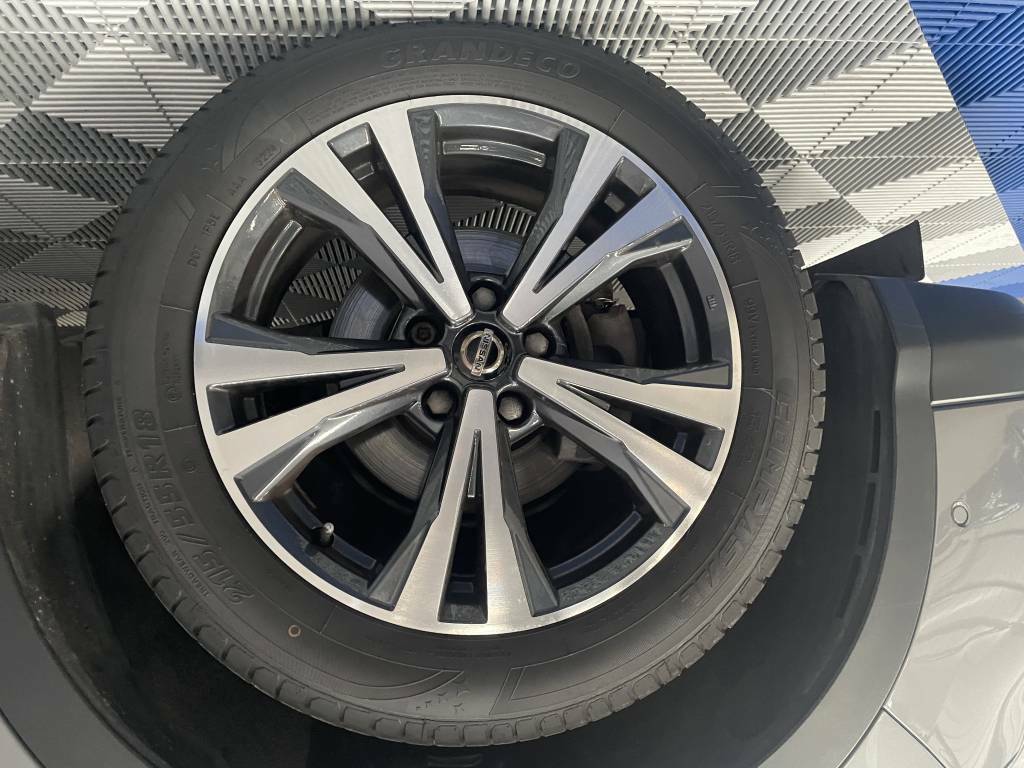 Nissan Qashqai Hatchback 1.3 Dig-t N-connecta Grey #5