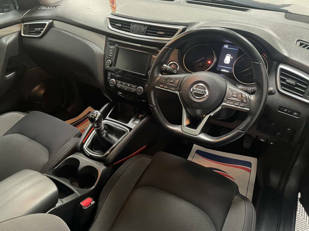 Nissan Qashqai Hatchback 1.3 Dig-t N-connecta Grey #3
