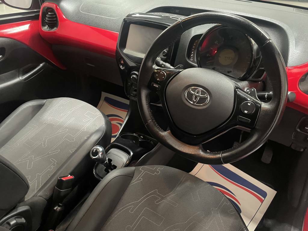 Toyota Aygo Hatchback 1.0 Vvt-i X-pression Red #4