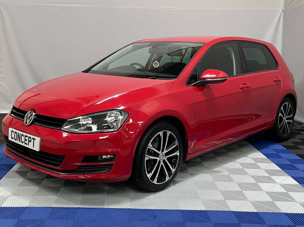 Volkswagen Golf Hatchback 2.0 Tdi Match Red