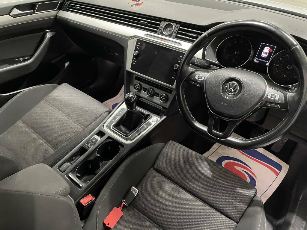 Volkswagen Passat Saloon 1.4 Tsi Se Business White #2
