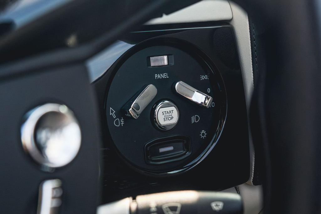 Rolls-Royce Phantom V12 Saloon Black #53