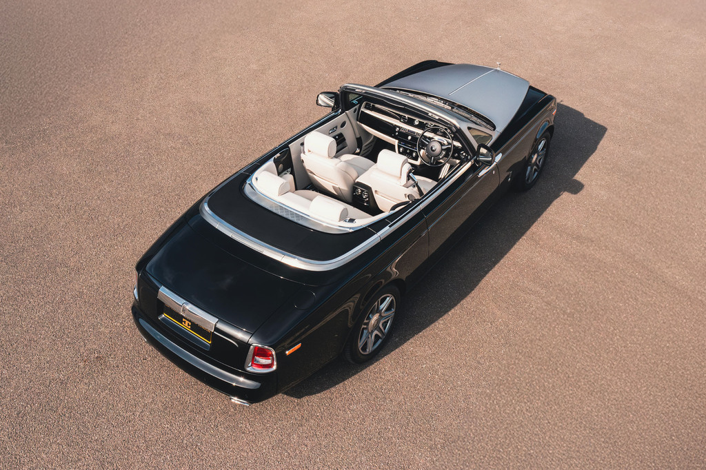 Rolls-Royce Phantom V12 Saloon Black #11