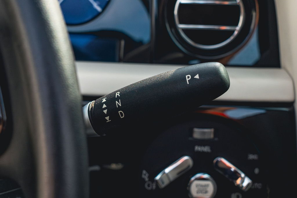 Rolls-Royce Phantom V12 Saloon Black #54