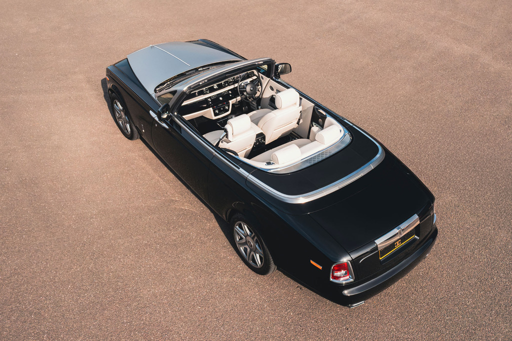 Rolls-Royce Phantom V12 Saloon Black #9