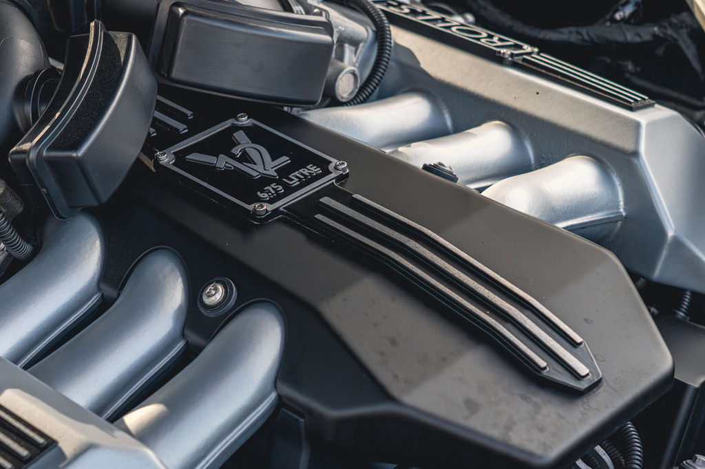 Rolls-Royce Phantom V12 Saloon Black #89