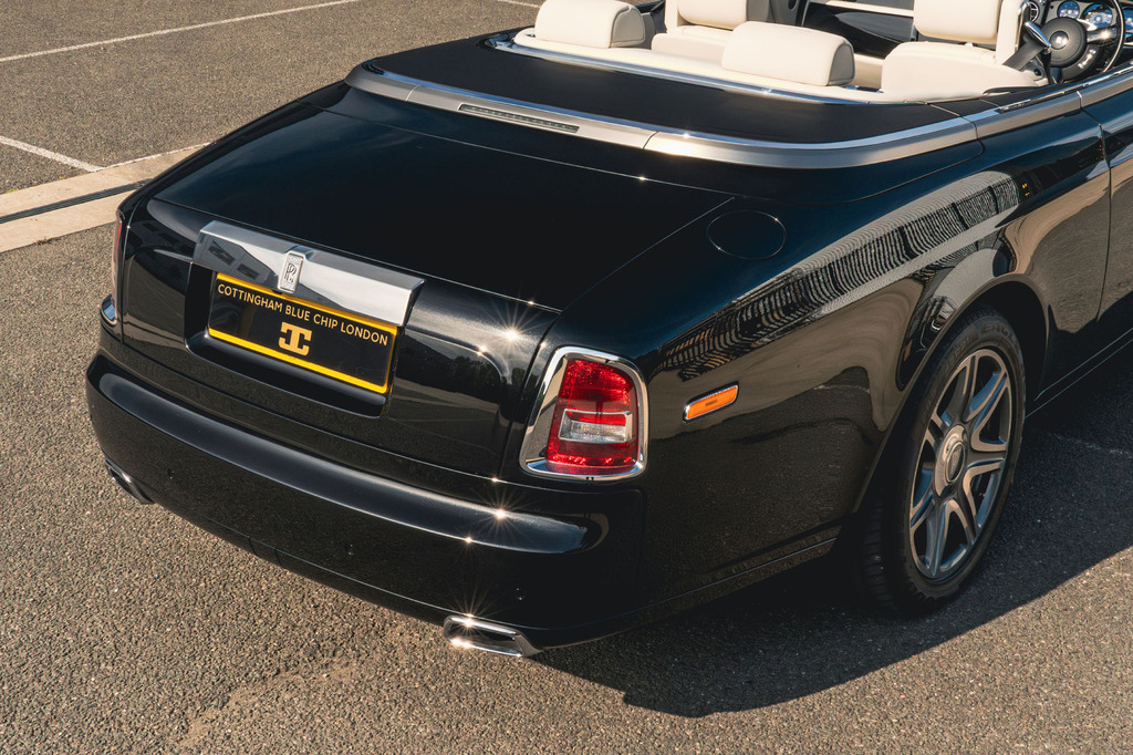 Rolls-Royce Phantom V12 Saloon Black #20