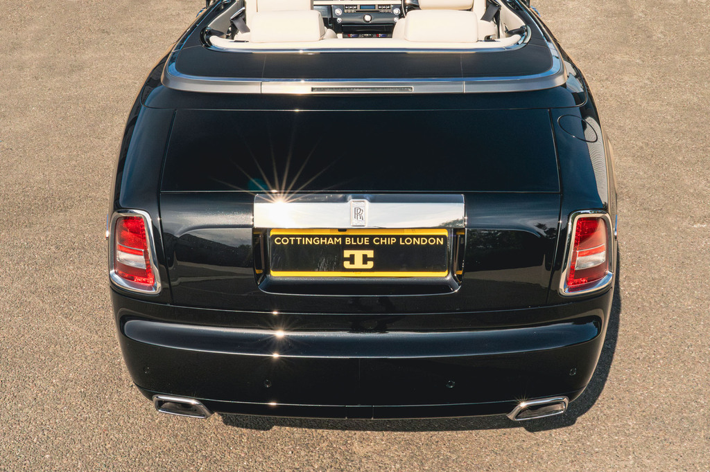 Rolls-Royce Phantom V12 Saloon Black #19