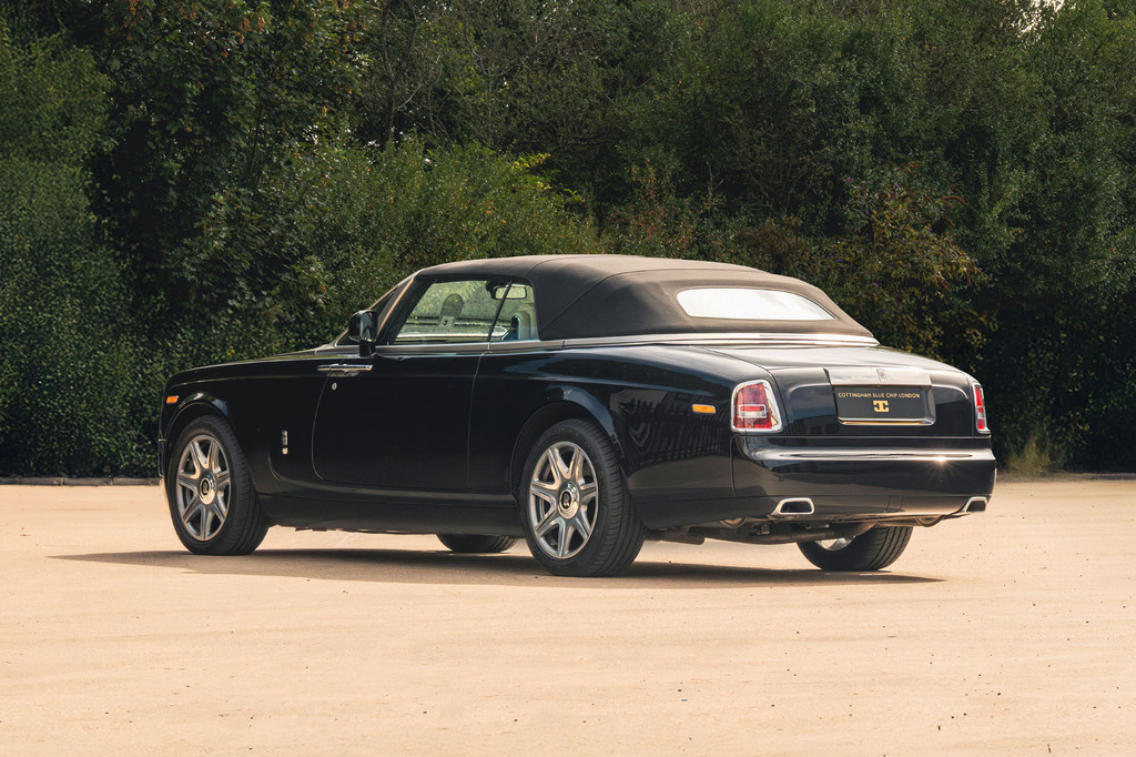 Rolls-Royce Phantom V12 Saloon Black #4