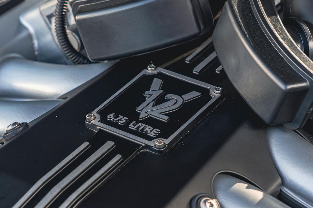 Rolls-Royce Phantom V12 Saloon Black #88