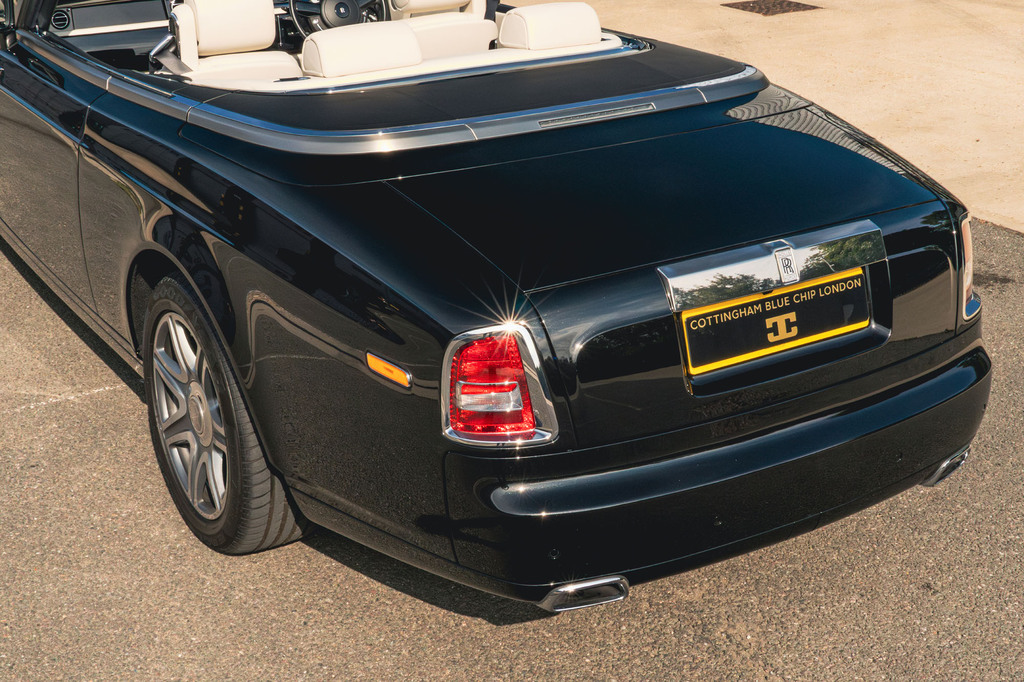 Rolls-Royce Phantom V12 Saloon Black #17