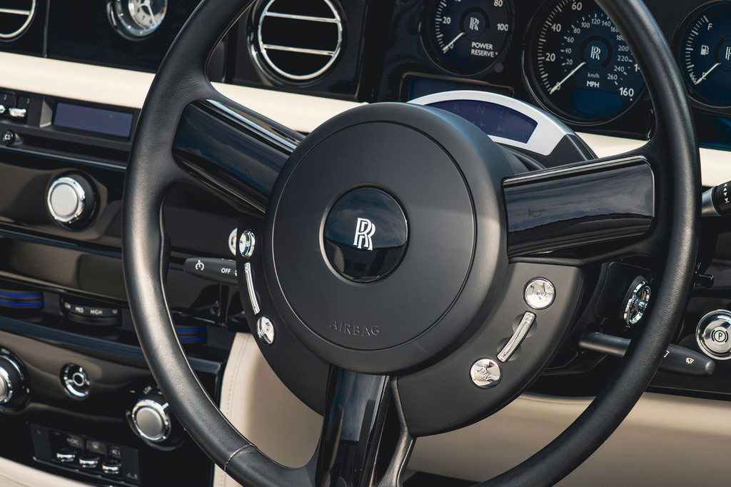 Rolls-Royce Phantom V12 Saloon Black #49