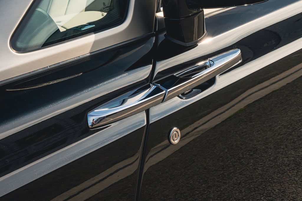 Rolls-Royce Phantom V12 Saloon Black #27