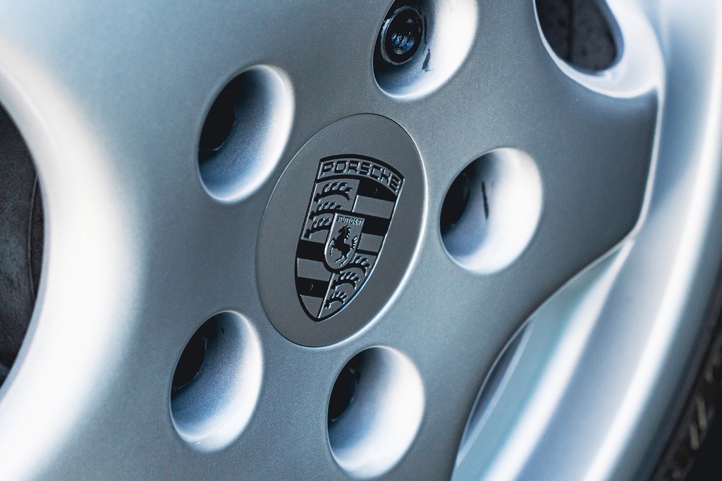 Porsche 911 3.6L Null Silver #22