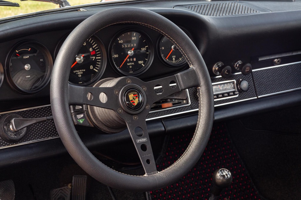 Porsche 911 Gt3 Gt3 Touring Grey #8