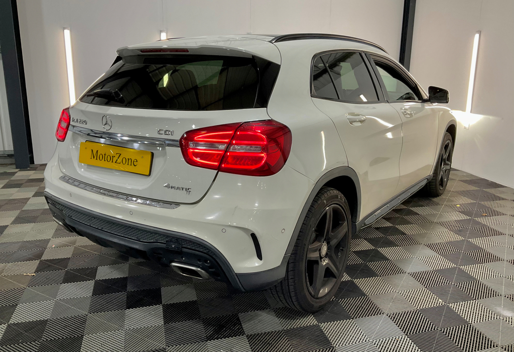 Mercedes-Benz GLA Class 2.1 Gla220d Amg Line Premium Plus Suv BV65EHR White #5