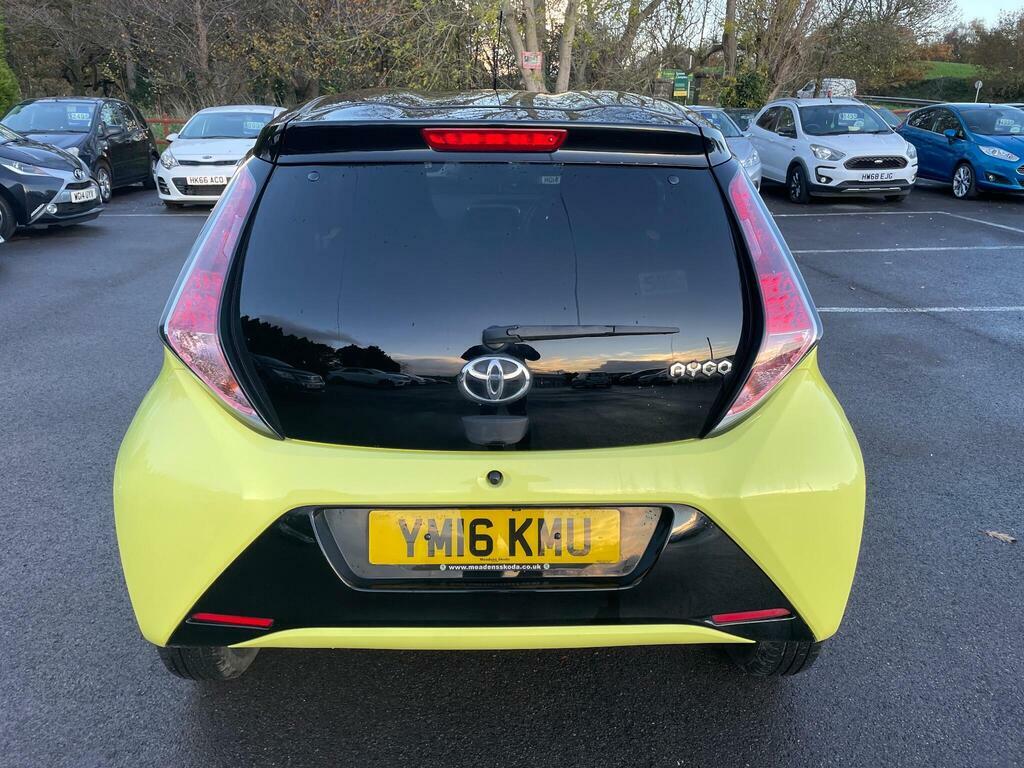Toyota Aygo 1.0 Vvt-i X-cite 3 Yellow Bi-tone Euro 6 YM16KMU Yellow #4