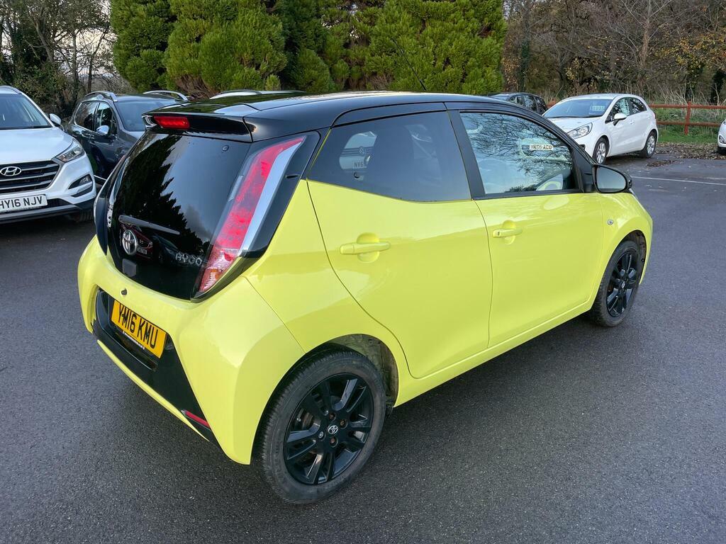 Toyota Aygo 1.0 Vvt-i X-cite 3 Yellow Bi-tone Euro 6 YM16KMU Yellow #3