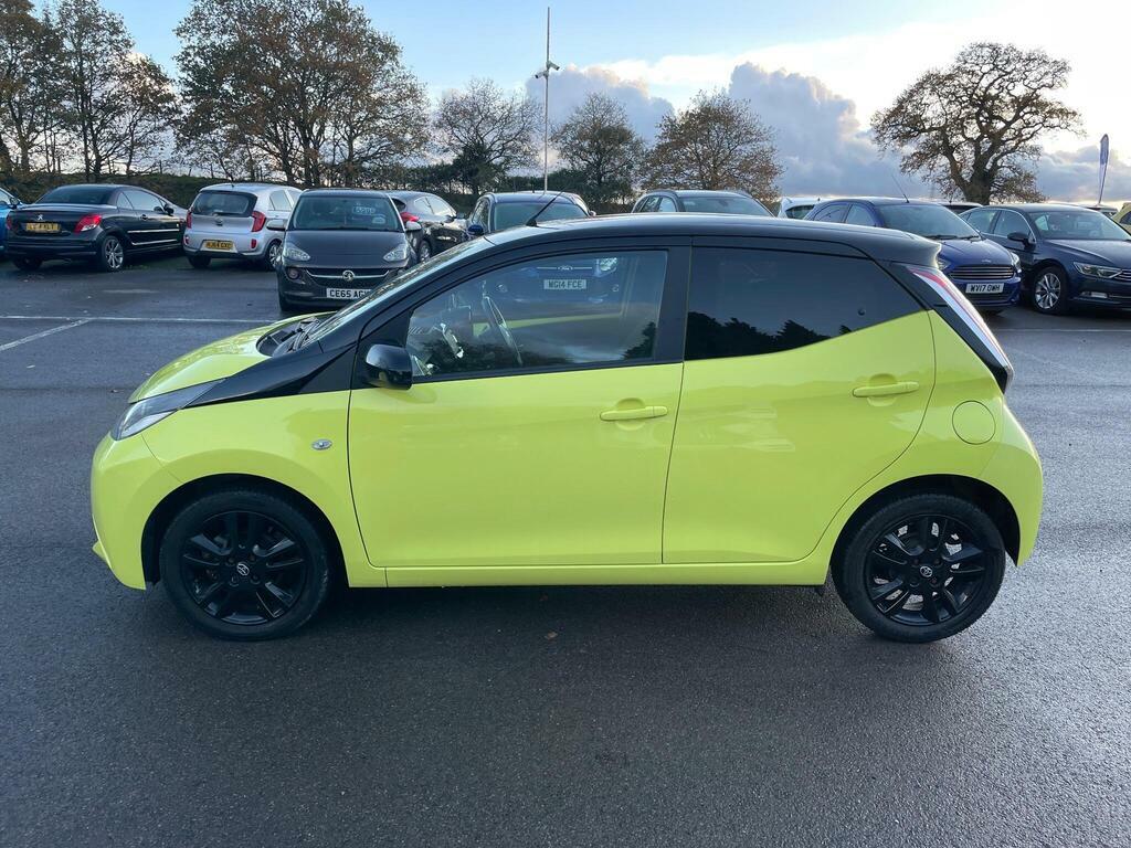Toyota Aygo 1.0 Vvt-i X-cite 3 Yellow Bi-tone Euro 6 YM16KMU Yellow #6