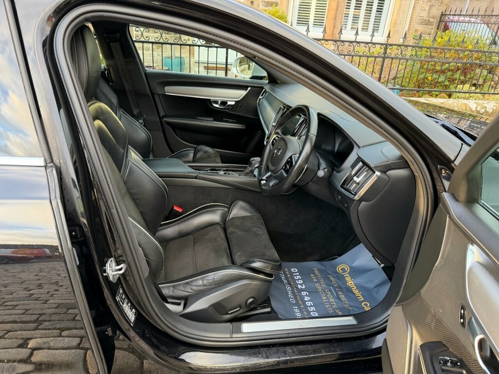 Volvo S90 Saloon YN68JYU Black #2