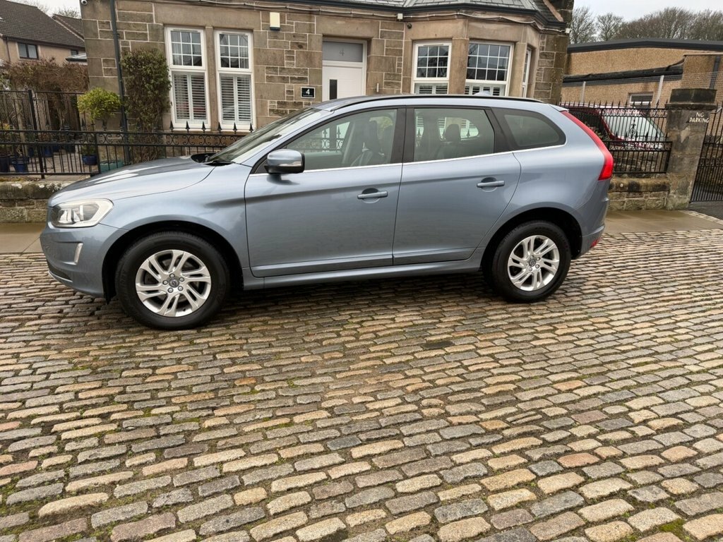 Volvo XC60 Suv SL17XR Blue #4