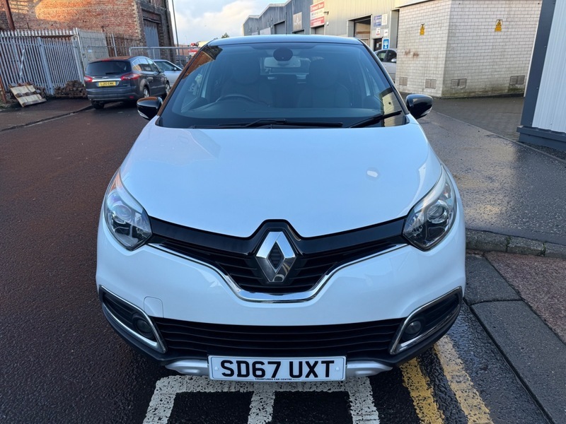 Renault Captur 1.5Dci Energy 8V 90Bhp SD67UXT Black #4