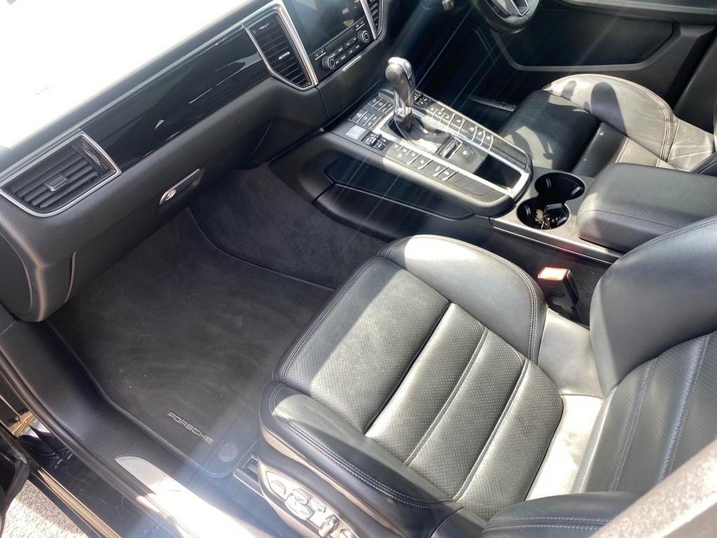 Porsche Macan D S Pdk NL17KBF Black #6