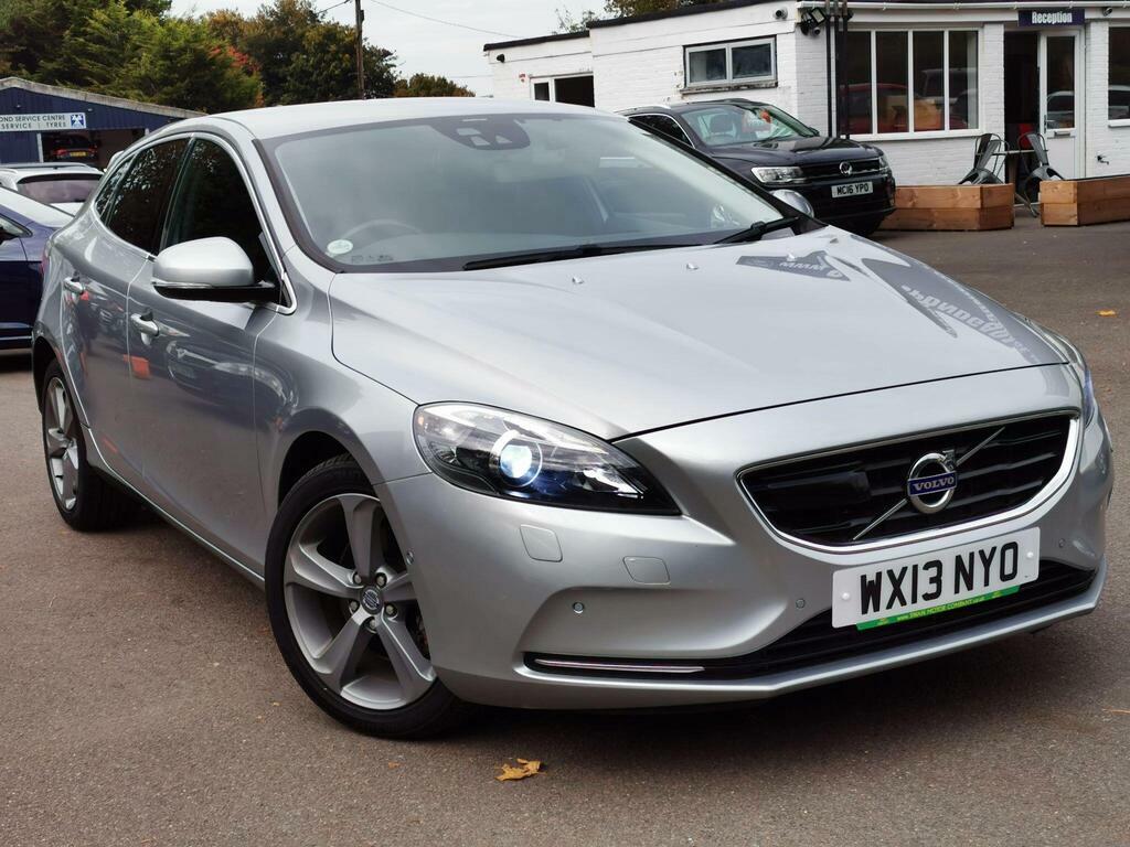 Volvo V40 1.6 T4 Se Lux Black #1