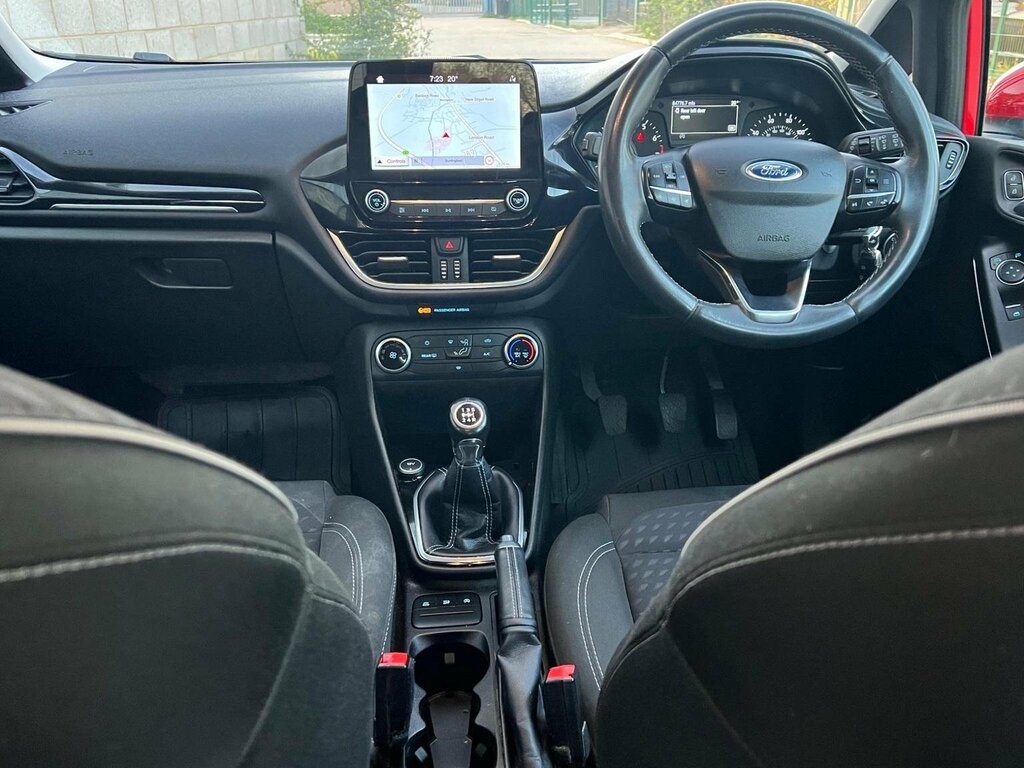 Ford Fiesta Hatchback 1.1 Ti-vct Zetec Euro 6 Ss 2018 Red