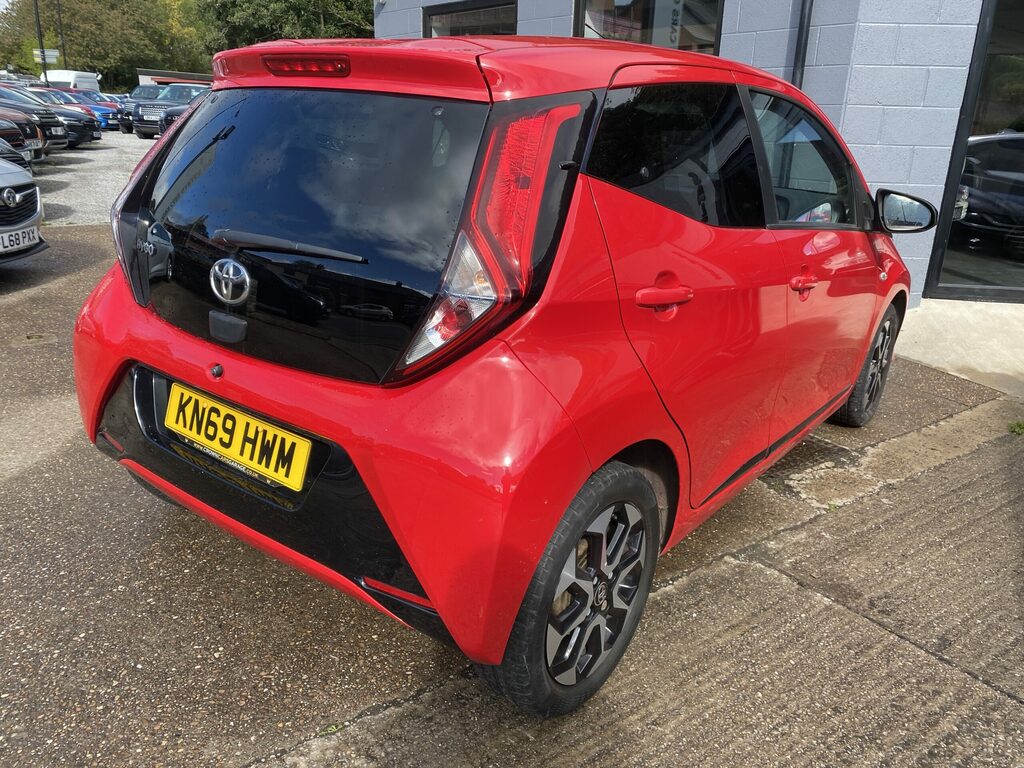 Toyota Aygo Toyota Aygo 1.0 Vvt-i X-trend Hatch. Red 20 KN69HWM Red #6