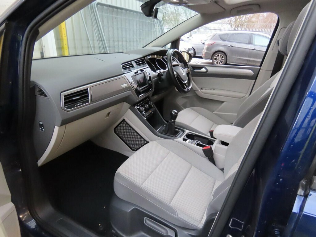 Volkswagen Touran 1L Se Family Blue