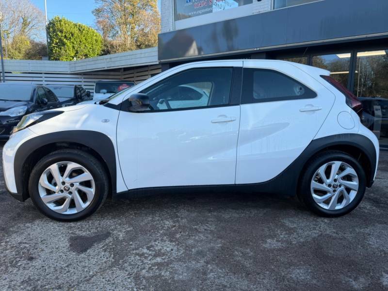 Toyota Aygo X 1.0 Vvt-i Pure - Rear Camera -Car Play - GD24ULJ White #2