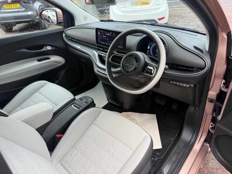Fiat 500E C 87Kw Red 42Kwh  #2