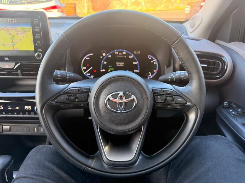 Toyota Yaris Cross 1.5 Hybrid Excel Cvt - Sky View Panoramic Sunr WR73CMO Grey #3