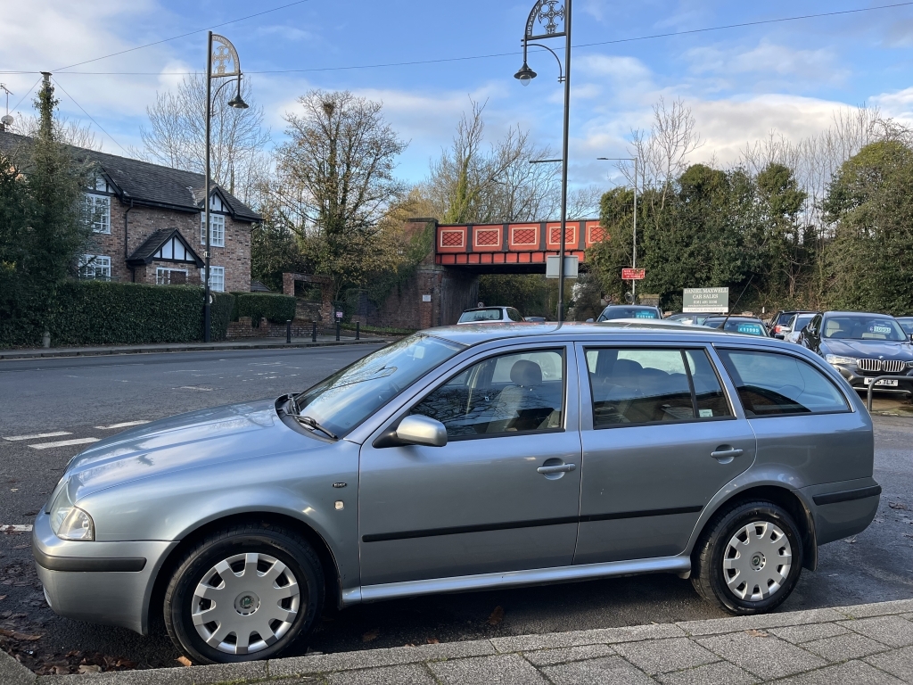 Skoda Octavia 1.6 Ambiente Se Blue #2