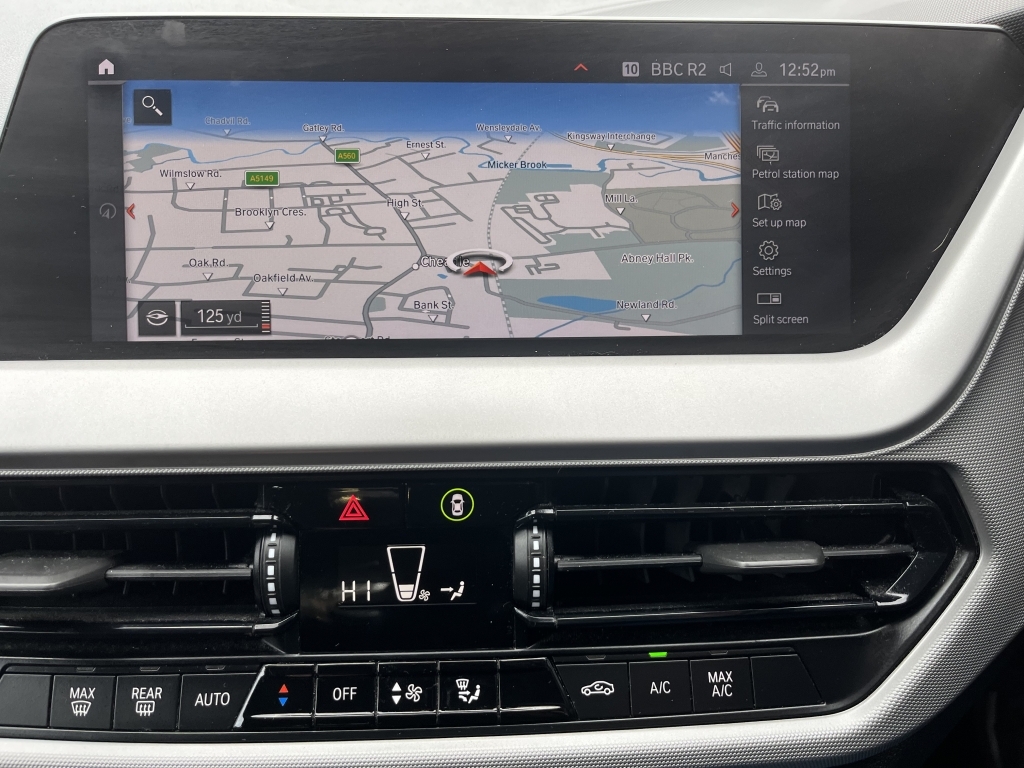 BMW 1 Series 118I Se XGZ6421 White #2