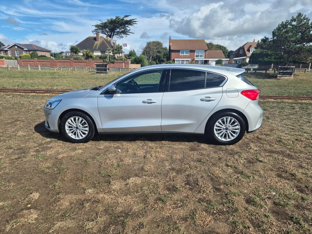 Ford Focus Titanium 5-Door WP68XAF Silver #3
