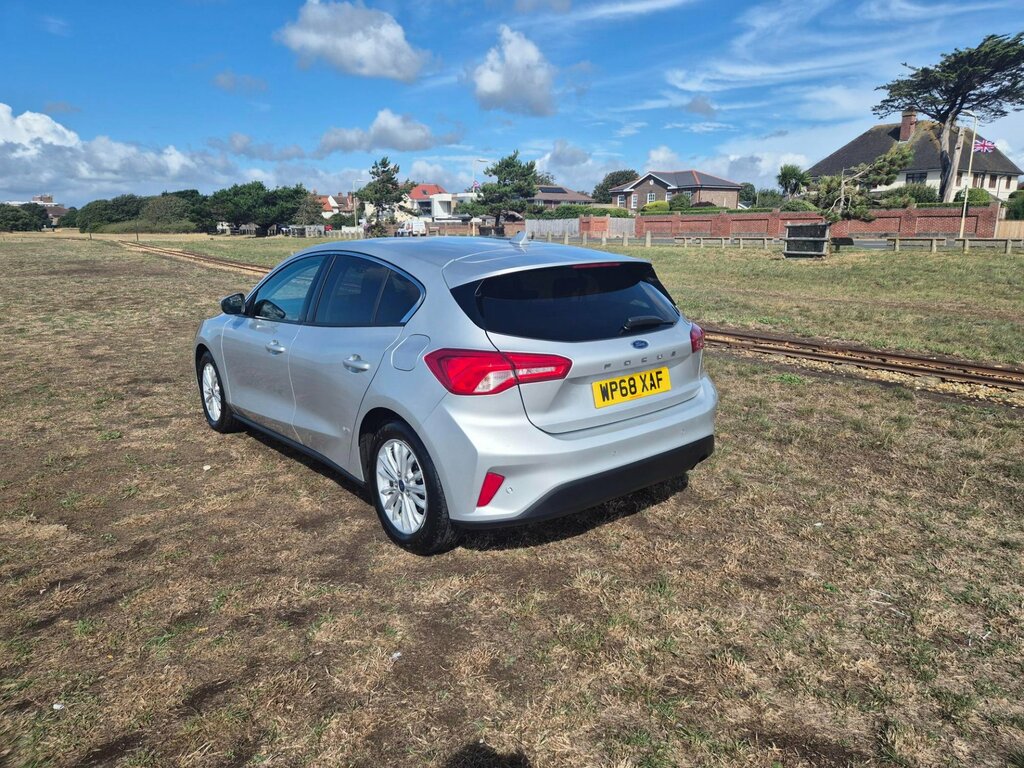 Ford Focus Titanium 5-Door WP68XAF Silver #6