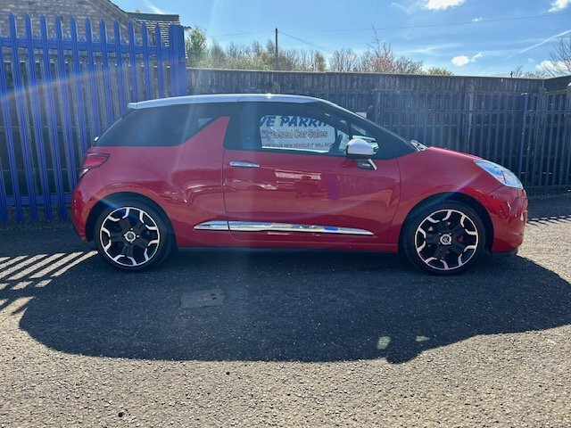 Citroen DS3 Hatchback 1.6 E-hdi Airdream Dstyle Plus 201212 CA12AAK Red #2