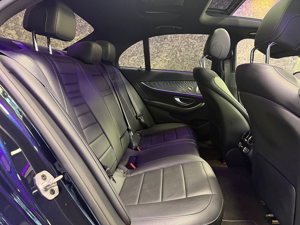 Mercedes-Benz E Class E220dh Mhev Amg Line Night Edition LV22BHE Blue #4