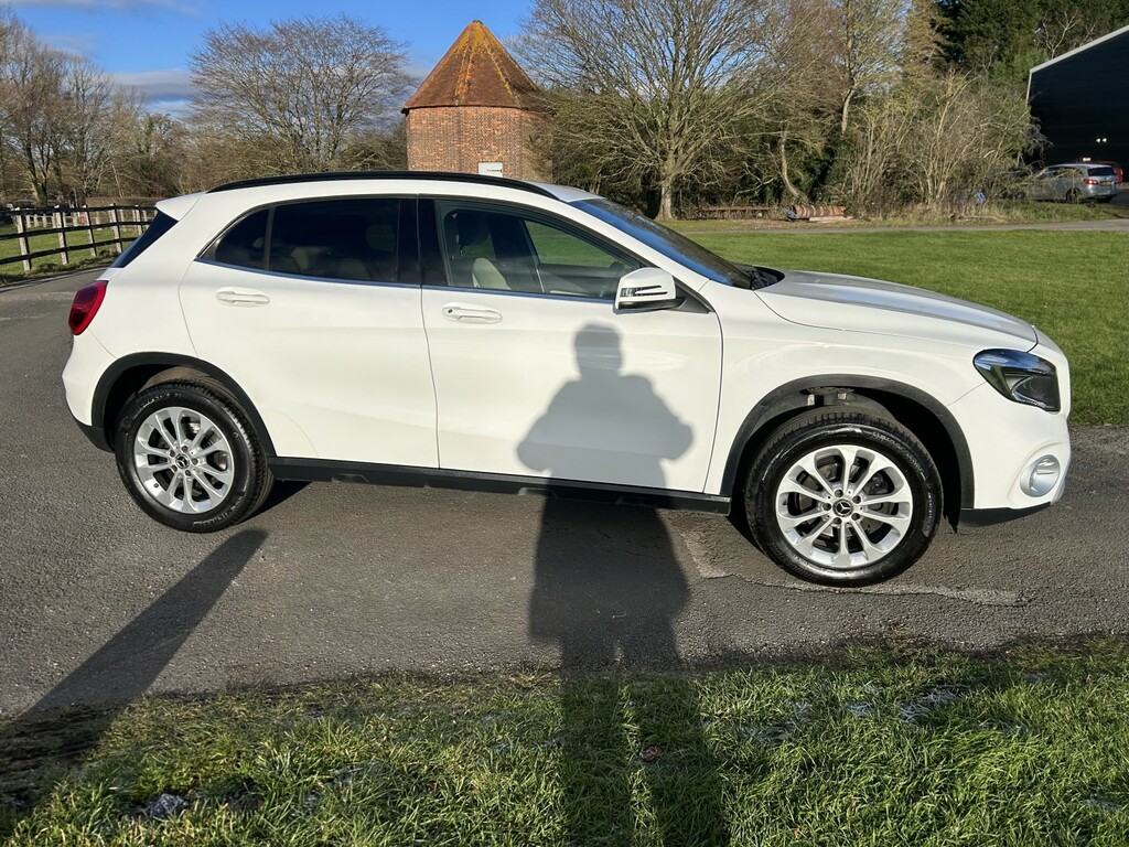 Mercedes-Benz GLA Class 1.6 Gla200 Se DE68HNW White #4