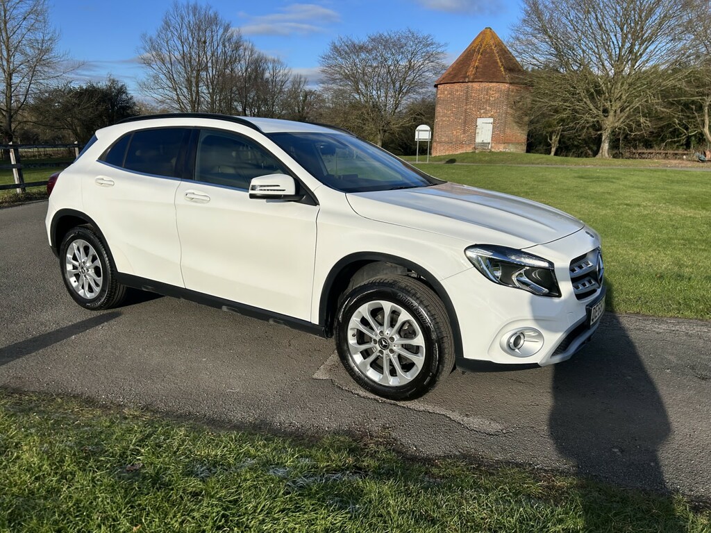 Mercedes-Benz GLA Class 1.6 Gla200 Se DE68HNW White #3