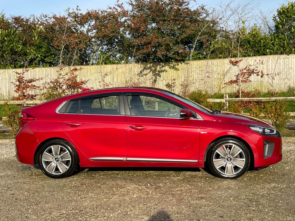 Hyundai Ioniq 1.6 H-gdi Premium Se AX18KBK Red #5