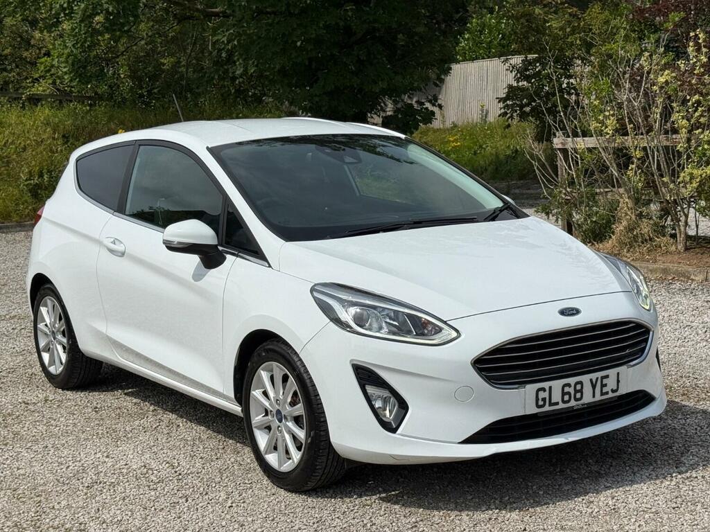 Ford Fiesta 1.0 T Ecoboost Titanium White