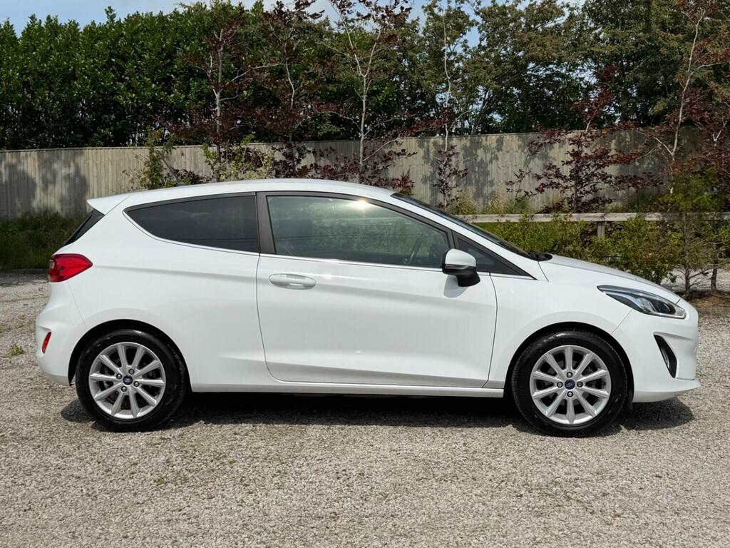 Ford Fiesta 1.0 T Ecoboost Titanium GL68YEJ White #2