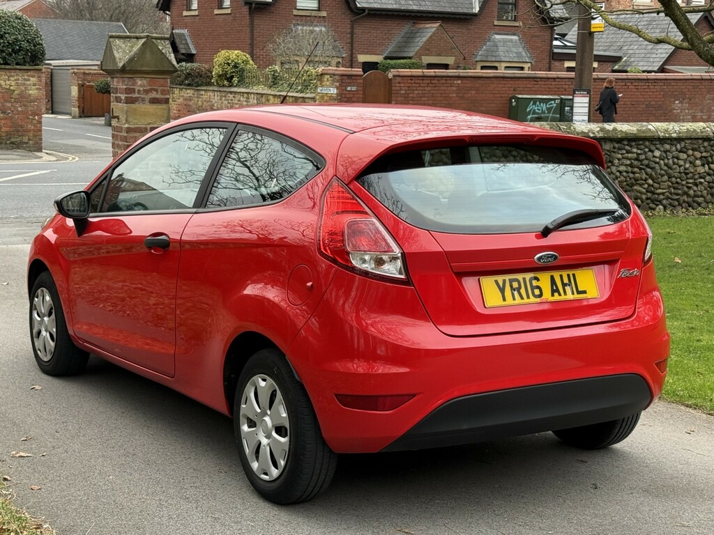 Ford Fiesta 1.3 Studio YR16AHL Red #5