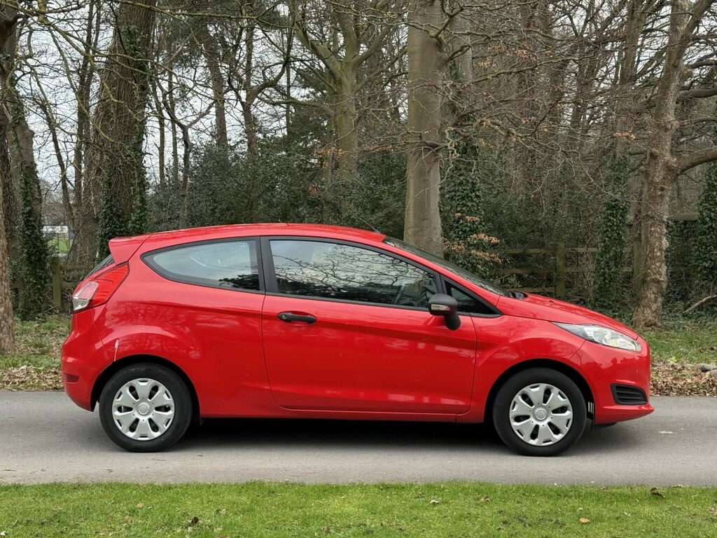 Ford Fiesta 1.3 Studio YR16AHL Red #2