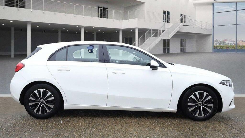Mercedes-Benz A Class 2.0 A180d Se Euro 6 Ss EJ71MGO White #3