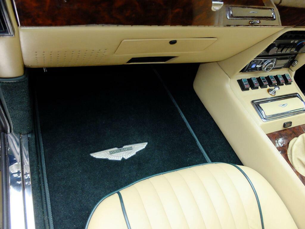 Aston Martin V8 Volante Green #18