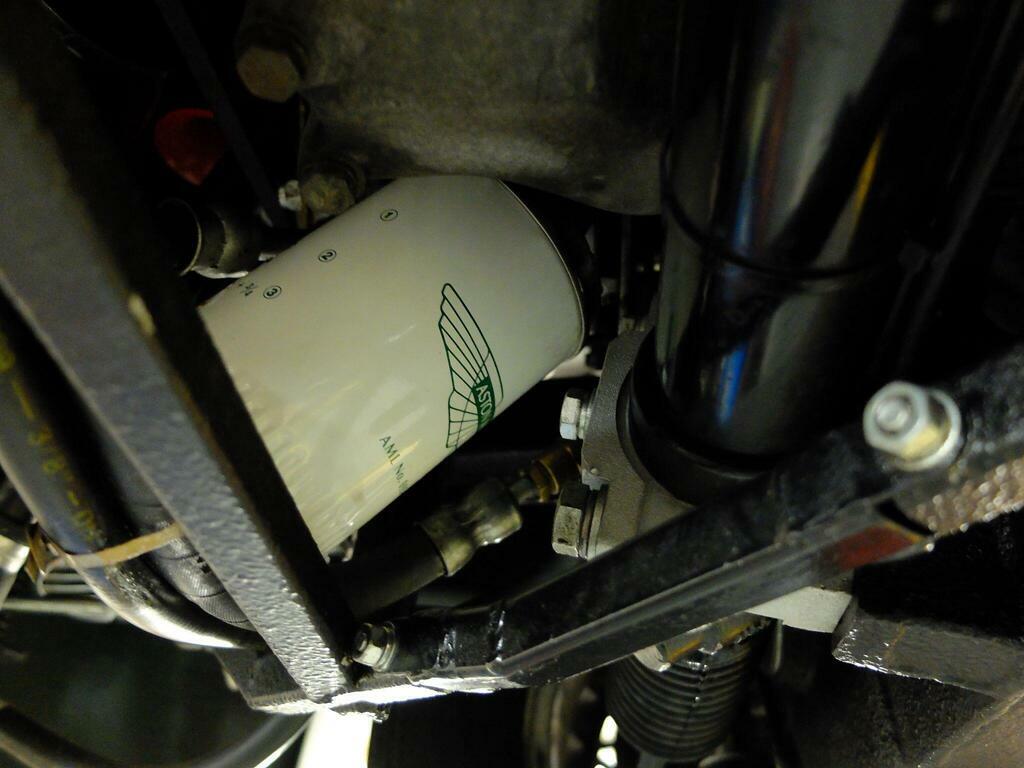 Aston Martin V8 Volante Green #25